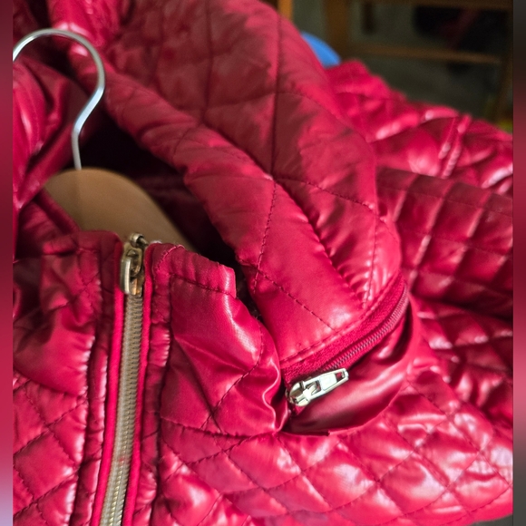 White Mark Quilted Red Puffer Jacket With Removeable Hood 1XL - Picture 3 of 5